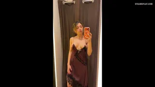Smash or pass a horny mom in the changingroom…too risky at home with the kids